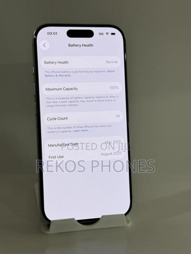 New Apple iPhone 16 Pro 128 GB Silver · Photo 3