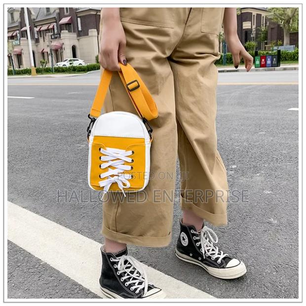 New Fashion Trend Canvas Shoulder Bag · Photo 2