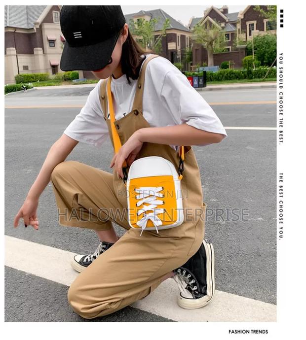 New Fashion Trend Canvas Shoulder Bag · Photo 3