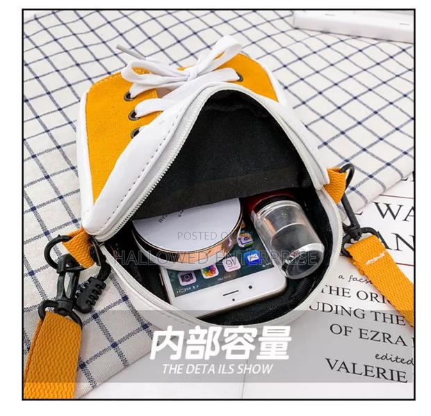 New Fashion Trend Canvas Shoulder Bag · Photo 5