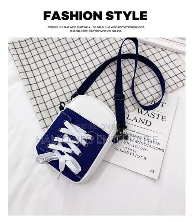 New Fashion Trend Canvas Shoulder Bag · Photo 8