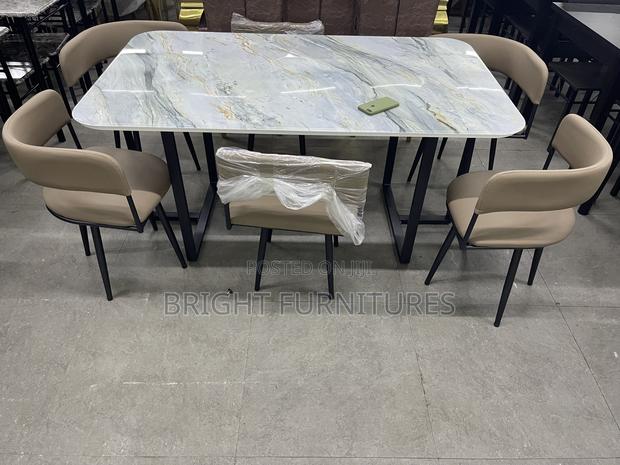 Quality 6 Seater Marble Dining Table · Photo 1