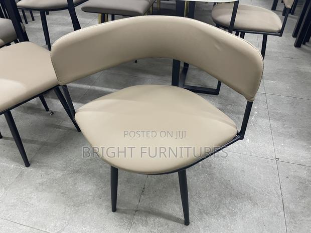 Quality 6 Seater Marble Dining Table · Photo 7