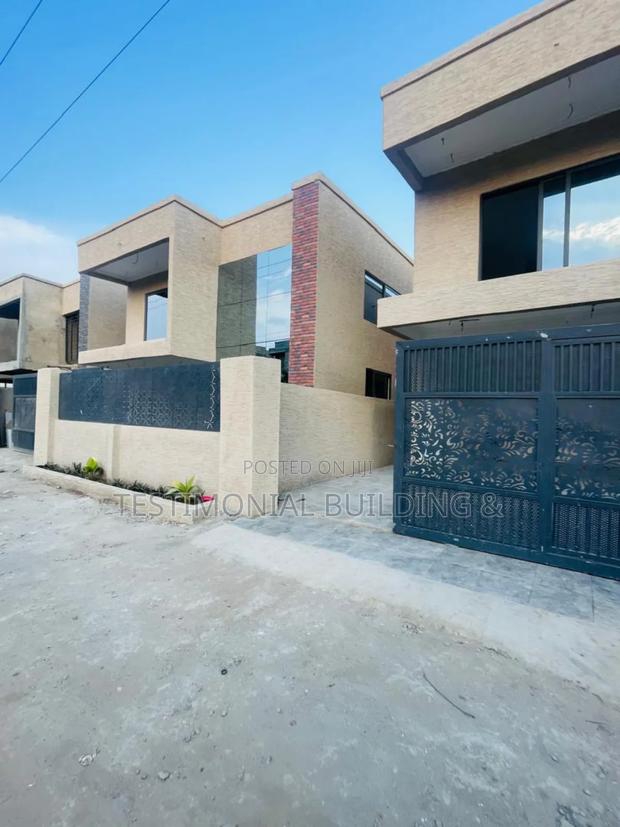 4bdrm House in Testimonial Building, School Junction for sale · Photo 3