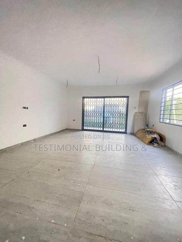 4bdrm House in Testimonial Building, School Junction for sale · Photo 7