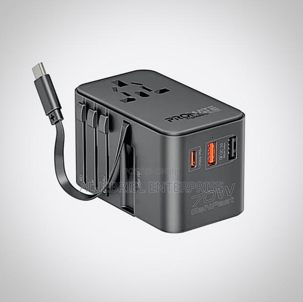 Promate 70 Watts Travel Adapter · Photo 3