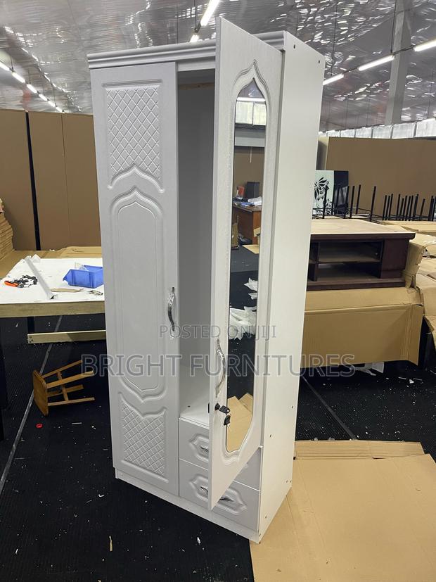 2 Doors Wooden Wardrobe · Photo 4
