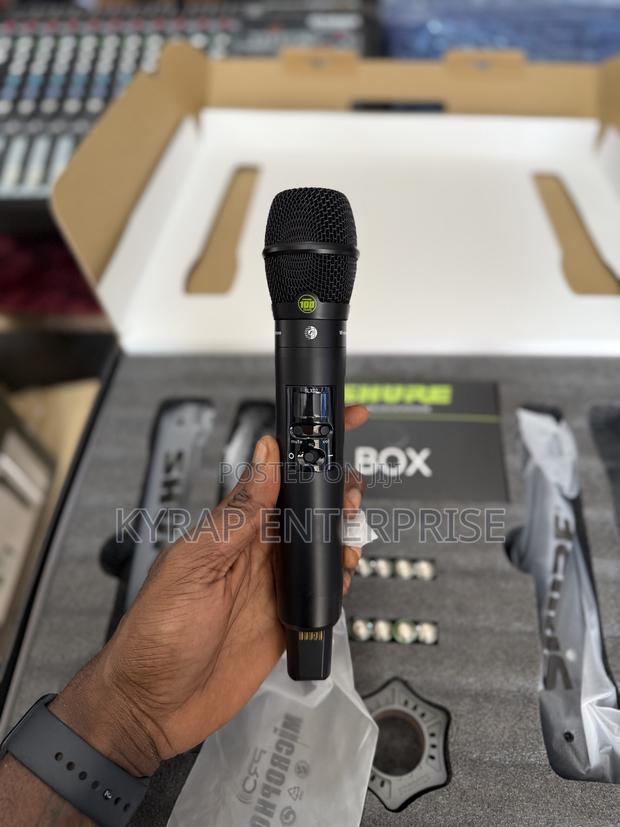 Shure SLX-D42q 4 in 1 · Photo 3