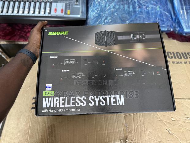 Shure SLX-D42q 4 in 1 · Photo 1