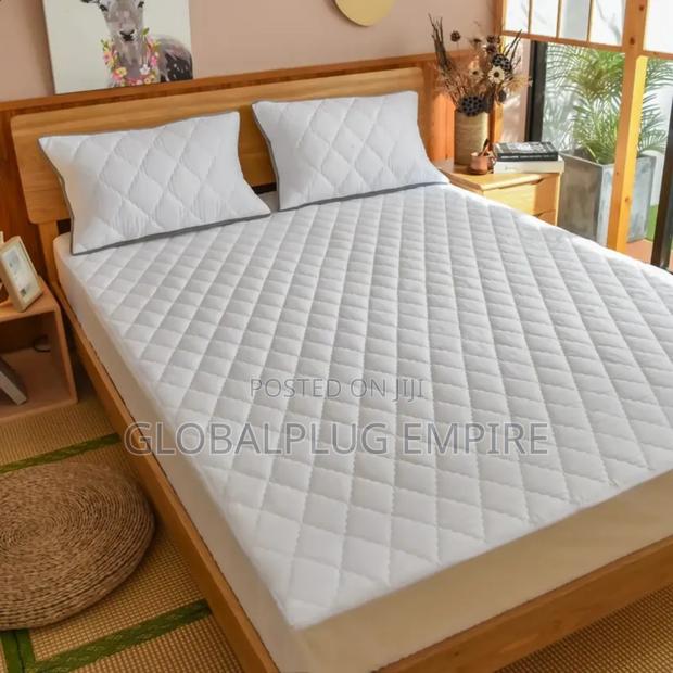 Durable Waterproof Mattress Protector Comfortable Washable · Photo 6