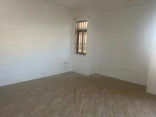Spacious 2 Bedroom Executive Apartment · Photo 2