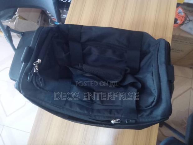 High Quality Traveling Bag for Both Men Women · Photo 1
