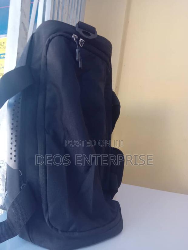 High Quality Traveling Bag for Both Men Women · Photo 2