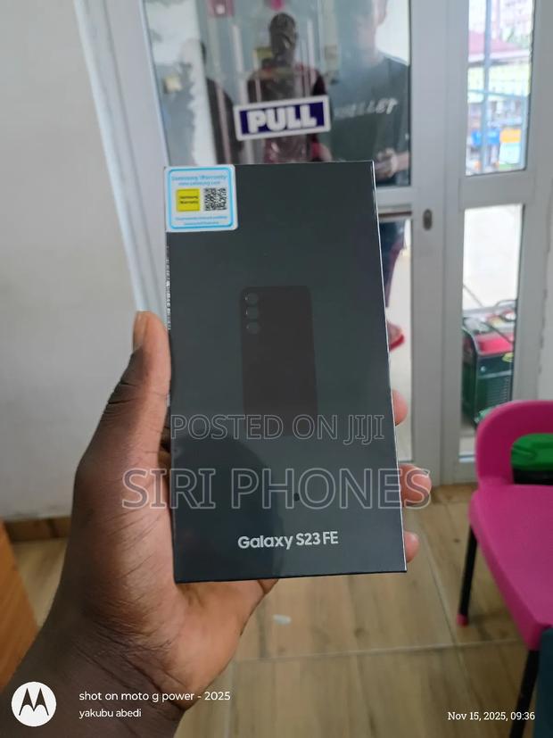 New Samsung Galaxy S23 FE 128 GB Black · Photo 1