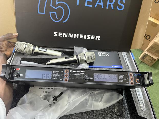 Professional Uhf Dual SKM 9000 Wireless Microphone System Wireless · Photo 1