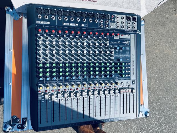 Soundcraft Signature 16 Channel · Photo 3