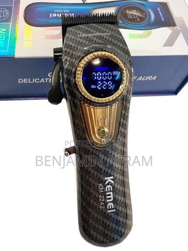 High Premium Hair Clippers for Professional Cuts Only · Photo 2