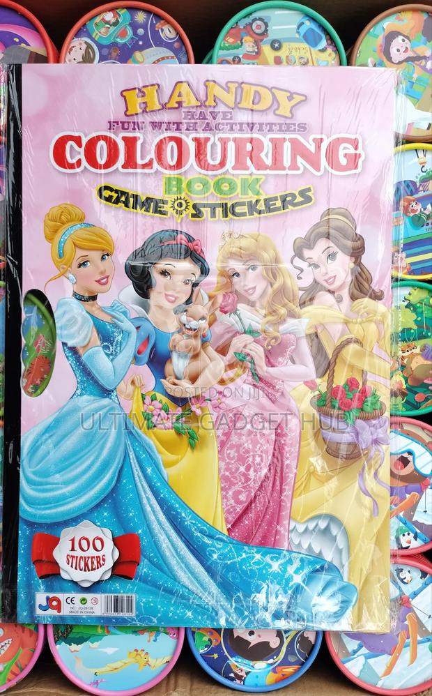 Handy Colouring Book With 100 Stickers · Photo 1