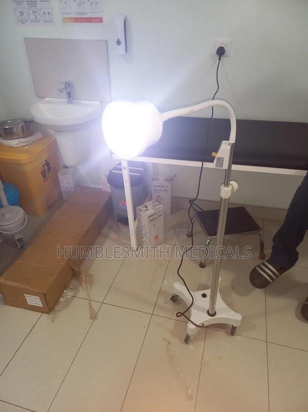 Examination Lamp · Photo 1