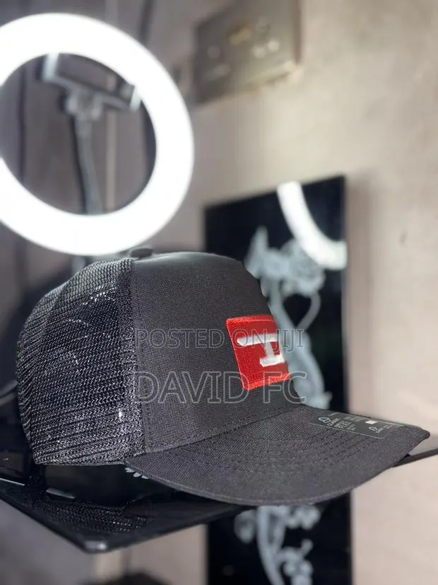 Black Trucker Baseball Cap · Photo 2