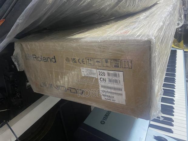Roland Juno D7 · Photo 1