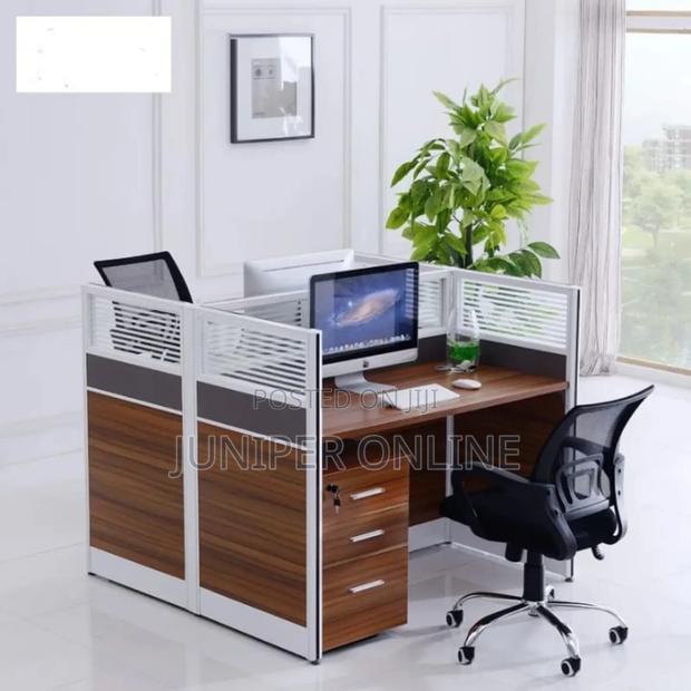 Workstation Station Face to Face Qrees · Photo 1