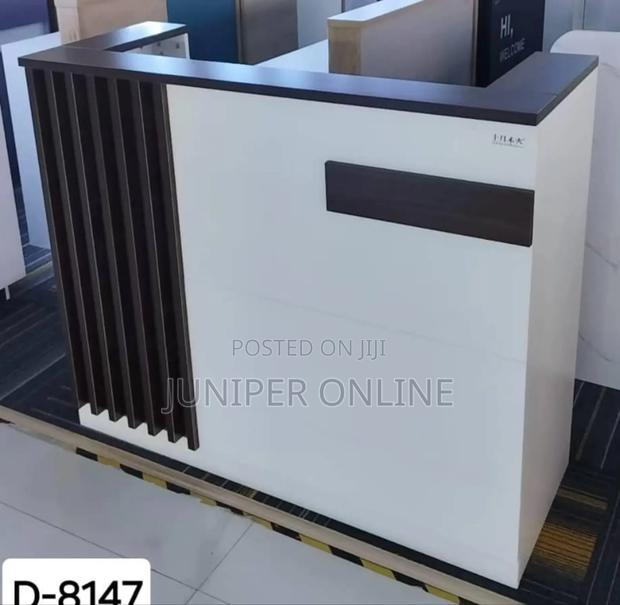 Reception Desk Casual Vesing · Photo 1
