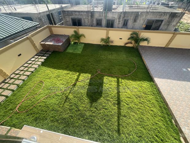 5bdrm Mansion in Lashibi, Sakumono for rent · Photo 8