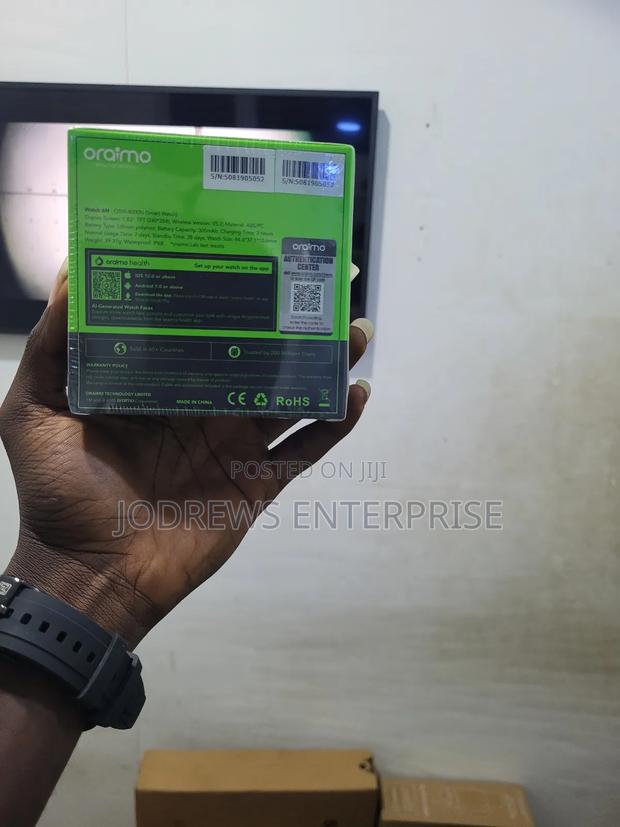Oraimo Watch 6n 1.83" Full Touch Colour Screen Smart Watch · Photo 3