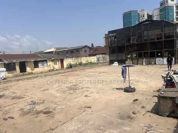 Roadside Land for Sale at Accra · Photo 8