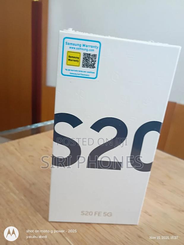 New Samsung Galaxy S20 FE 128 GB Black · Photo 1