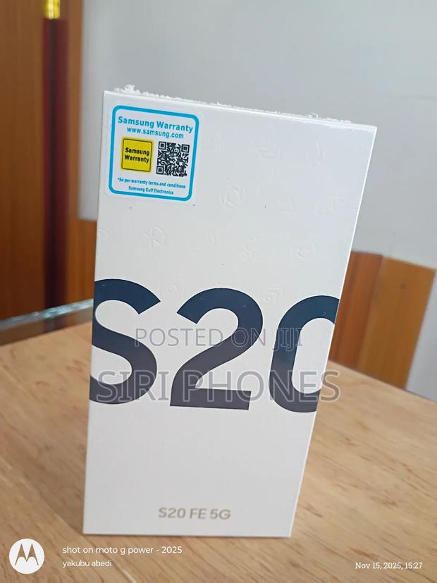New Samsung Galaxy S20 FE 128 GB Black · Photo 2