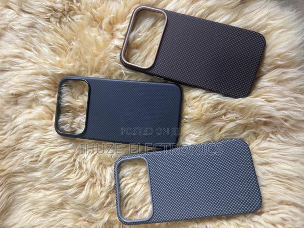 iPhone 17pro/17pro Max /18pro/18pro Max Carbon Fiber Protective Covers · Photo 8