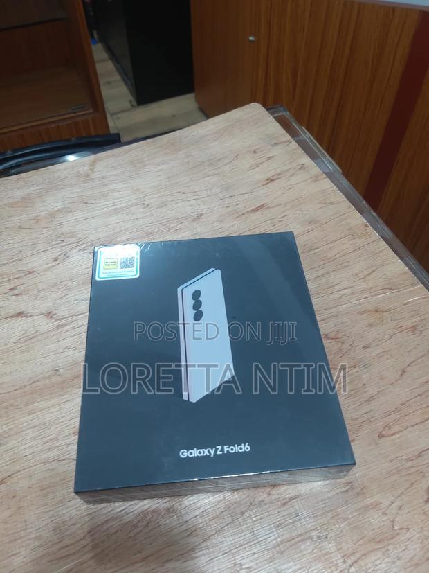 New Samsung Galaxy Z Fold6 256 GB Black · Photo 2