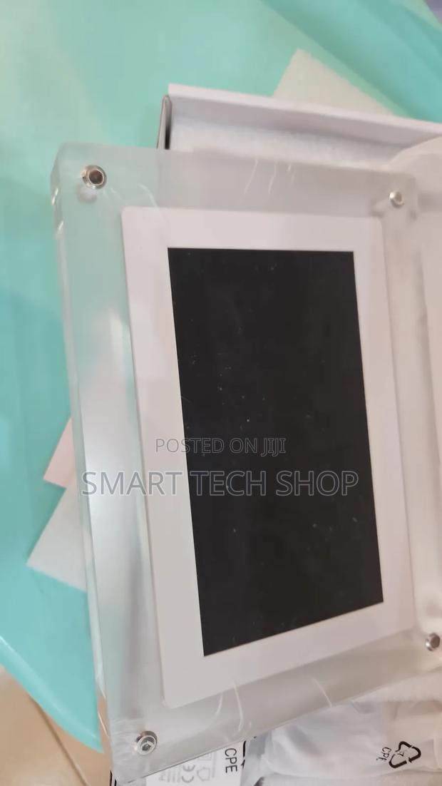 Acrylic Digital Photo Frame 1500mah Battery 7"Ips Screen Speaker 4gb · Photo 4