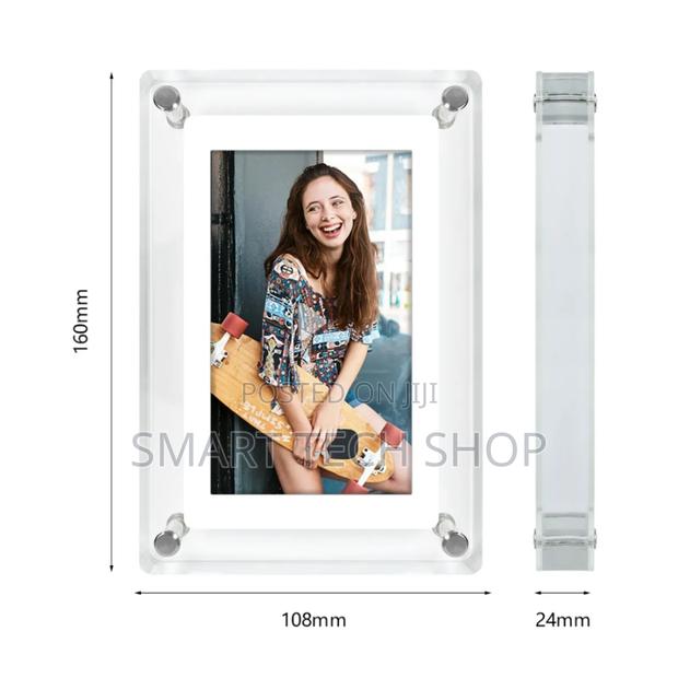 Acrylic Digital Photo Frame 1500mah Battery 7"Ips Screen Speaker 4gb · Photo 1