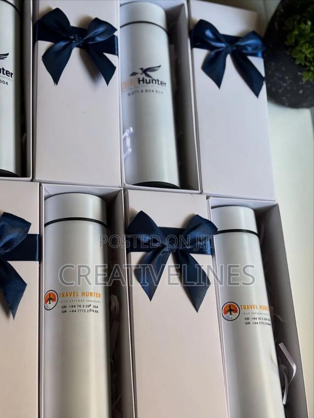 Waiter Bottles With Ribbon · Photo 1