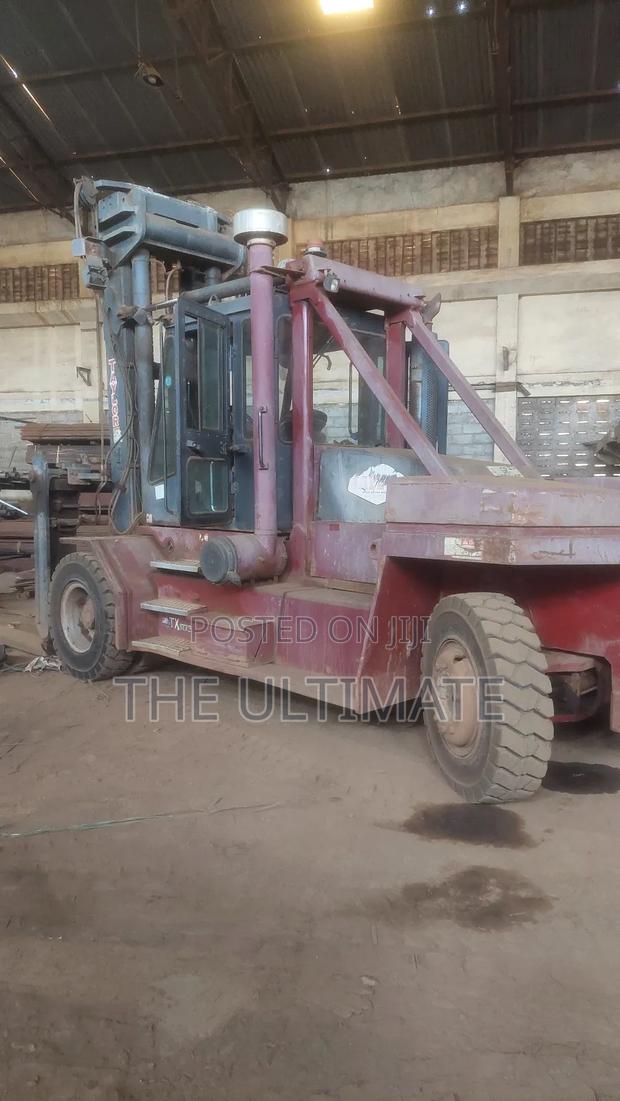 Taylor 15tons Forklift · Photo 2