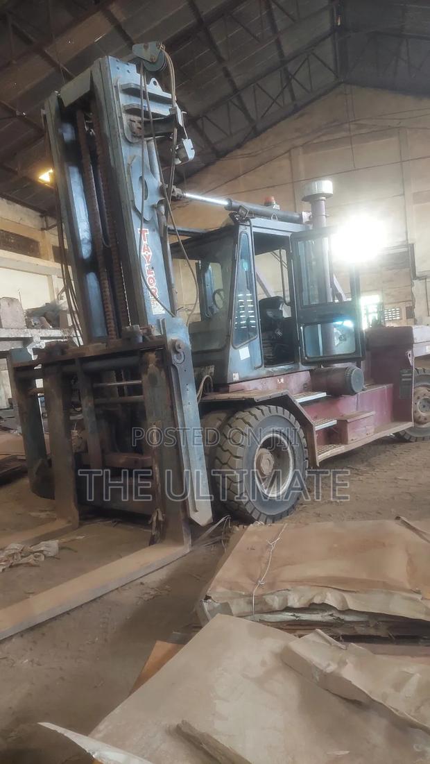 Taylor 15tons Forklift · Photo 4