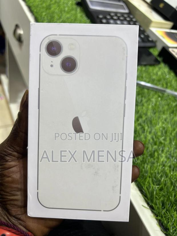 Apple iPhone 13 128 GB White · Photo 1