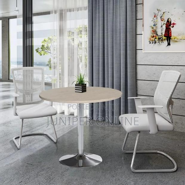 Meeting Table Ziled Zurius · Photo 1