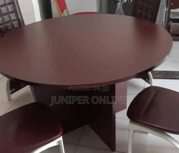 Meeting Table Friup Caster · Photo 1