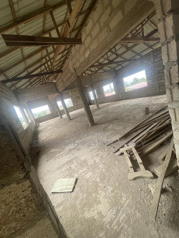 Prime School Complex on 8 Plots – Amasaman Cocobod Main Road for Sale. · Photo 2