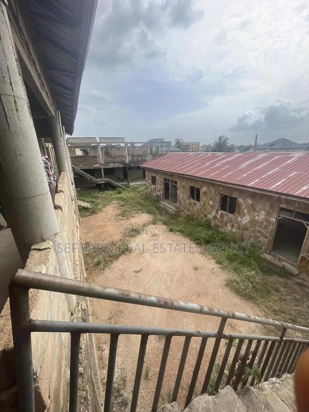 Prime School Complex on 8 Plots – Amasaman Cocobod Main Road for Sale. · Photo 4