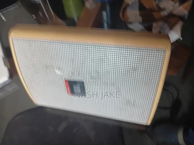 JBL Control 23t Professional Ceiling or Corner Speakers · Photo 3