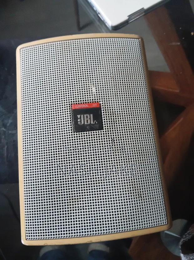 JBL Control 23t Professional Ceiling or Corner Speakers · Photo 2