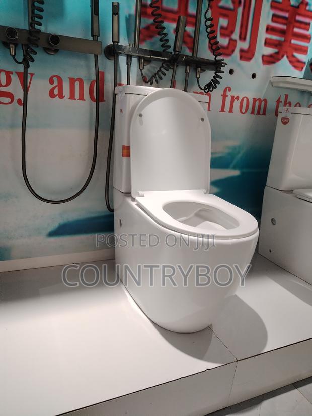 Water Closet Egg Shape · Photo 1