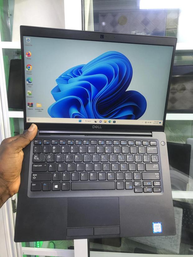 Laptop Dell Latitude 7390 8GB Intel Core I7 SSD 256GB · Photo 1