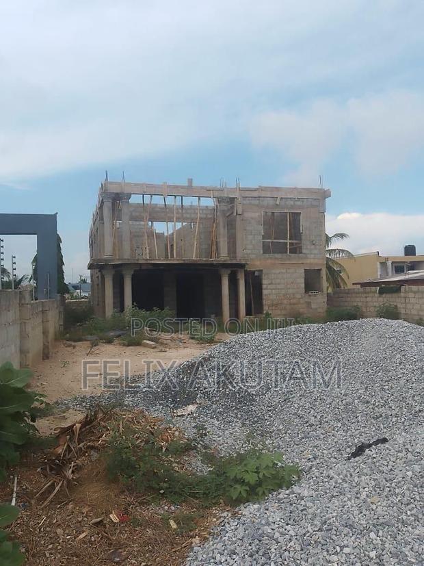 6bdrm House In Airport Residential Area For Sale · Photo 1
