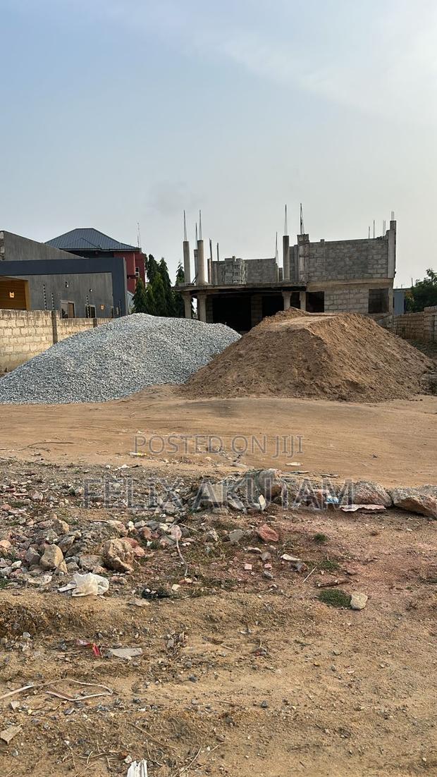 6bdrm House In Airport Residential Area For Sale · Photo 2